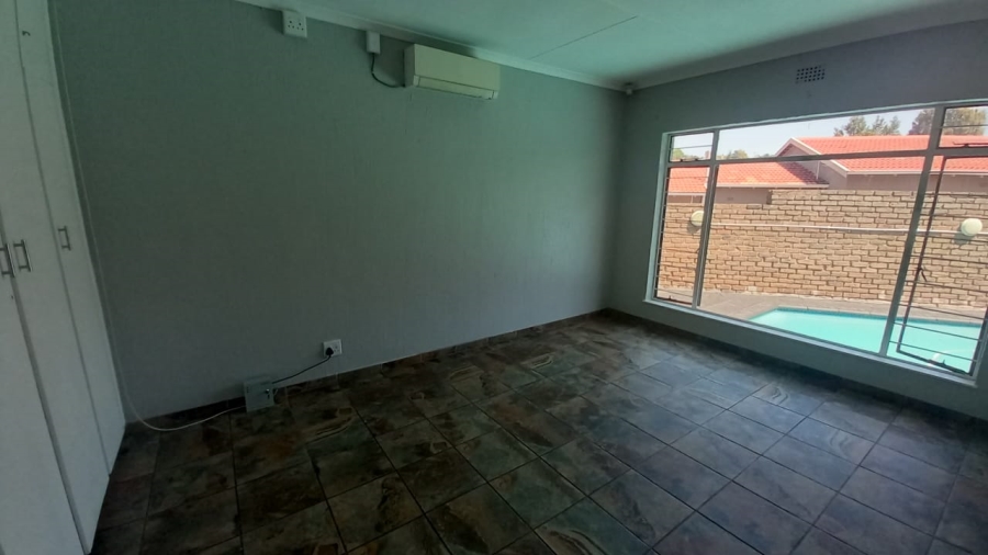 3 Bedroom Property for Sale in Kenmare Gauteng