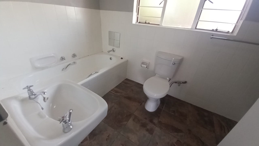 3 Bedroom Property for Sale in Kenmare Gauteng