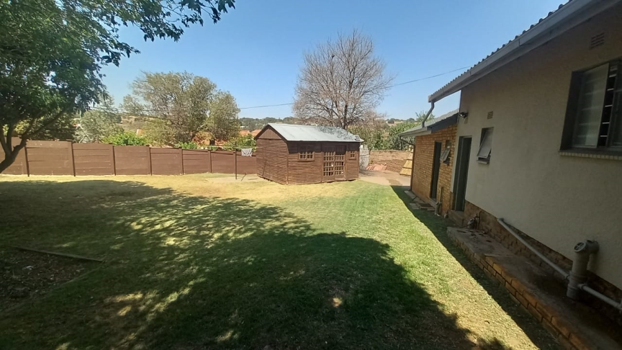 3 Bedroom Property for Sale in Kenmare Gauteng