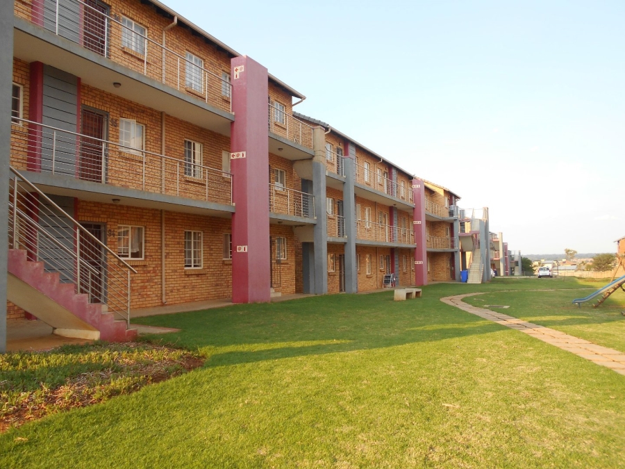 To Let 2 Bedroom Property for Rent in Monavoni Gauteng