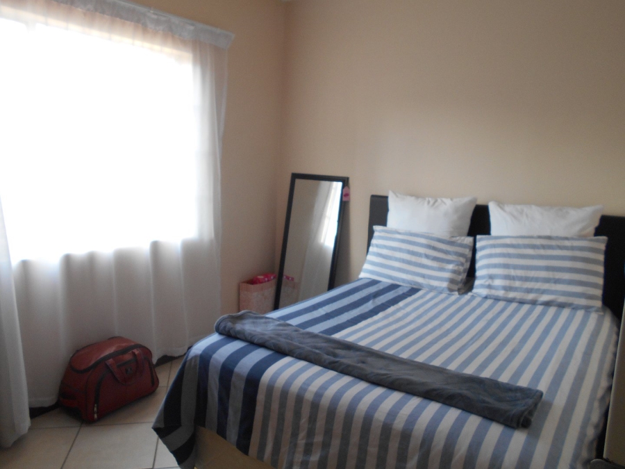 To Let 2 Bedroom Property for Rent in Monavoni Gauteng