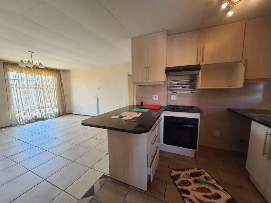 2 Bedroom Property for Sale in Lindhaven Gauteng