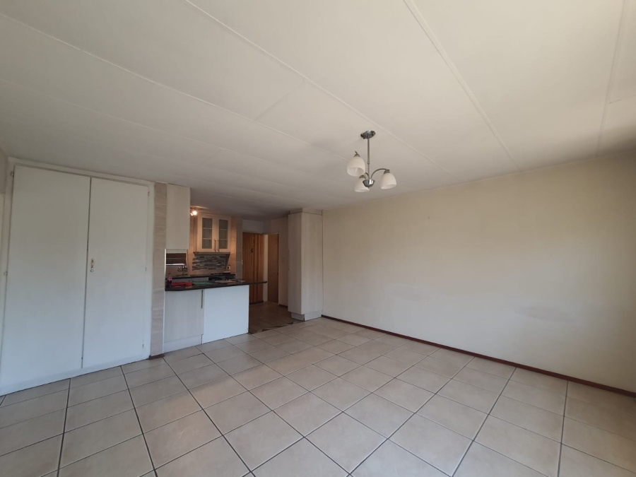 2 Bedroom Property for Sale in Lindhaven Gauteng