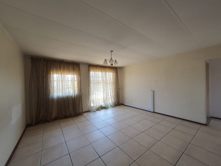 2 Bedroom Property for Sale in Lindhaven Gauteng