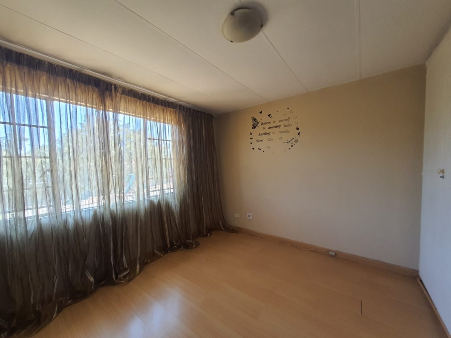 2 Bedroom Property for Sale in Lindhaven Gauteng