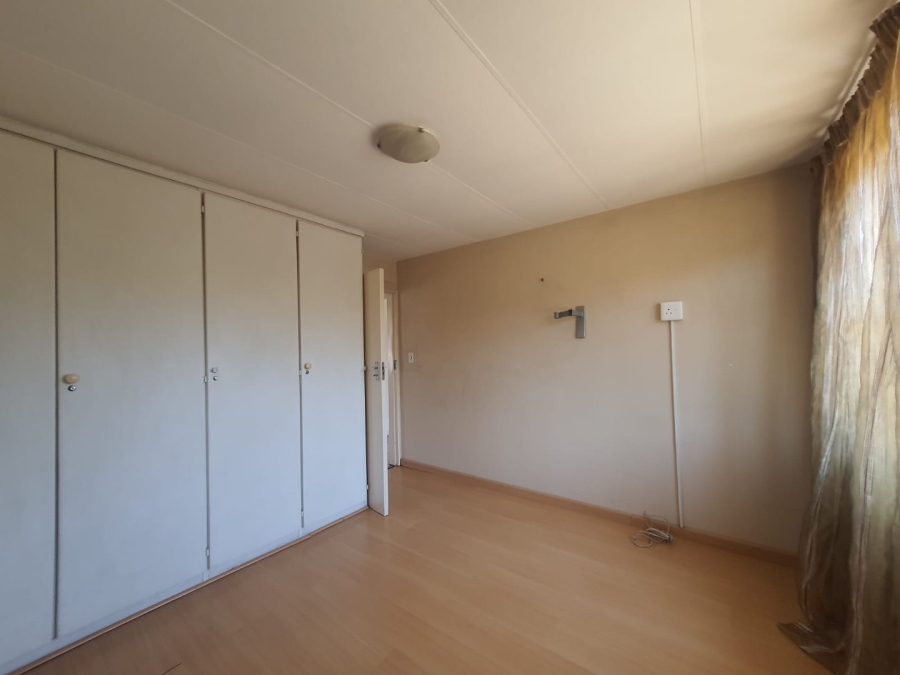 2 Bedroom Property for Sale in Lindhaven Gauteng