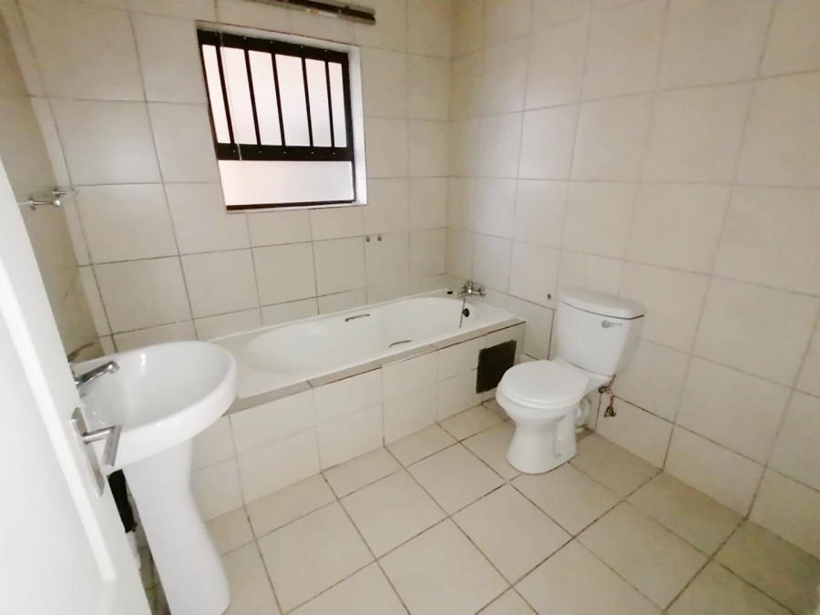 To Let 2 Bedroom Property for Rent in Brentwood Park AH Gauteng