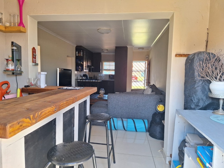 To Let 2 Bedroom Property for Rent in Parkrand Gauteng