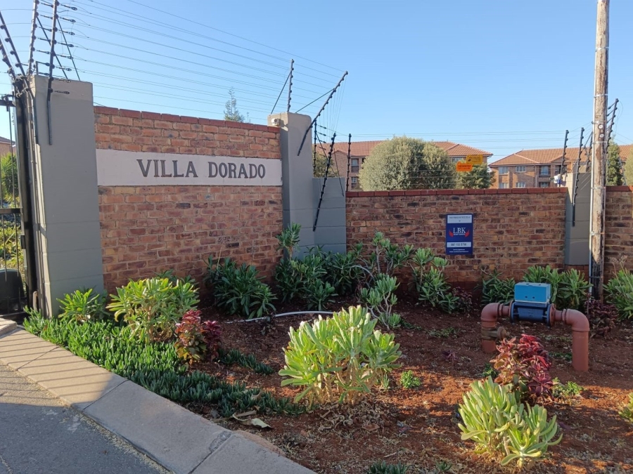 To Let 2 Bedroom Property for Rent in Heuweloord Gauteng