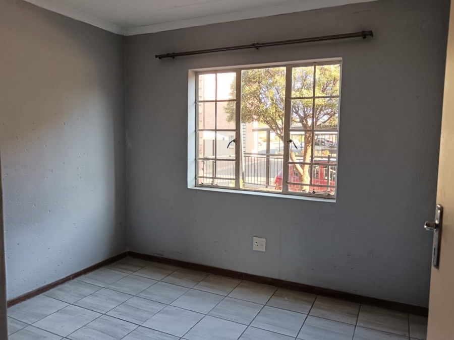 To Let 2 Bedroom Property for Rent in Heuweloord Gauteng