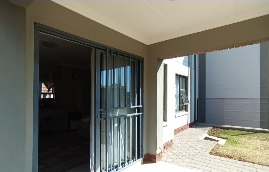 2 Bedroom Property for Sale in Amberfield Crest Estate Gauteng