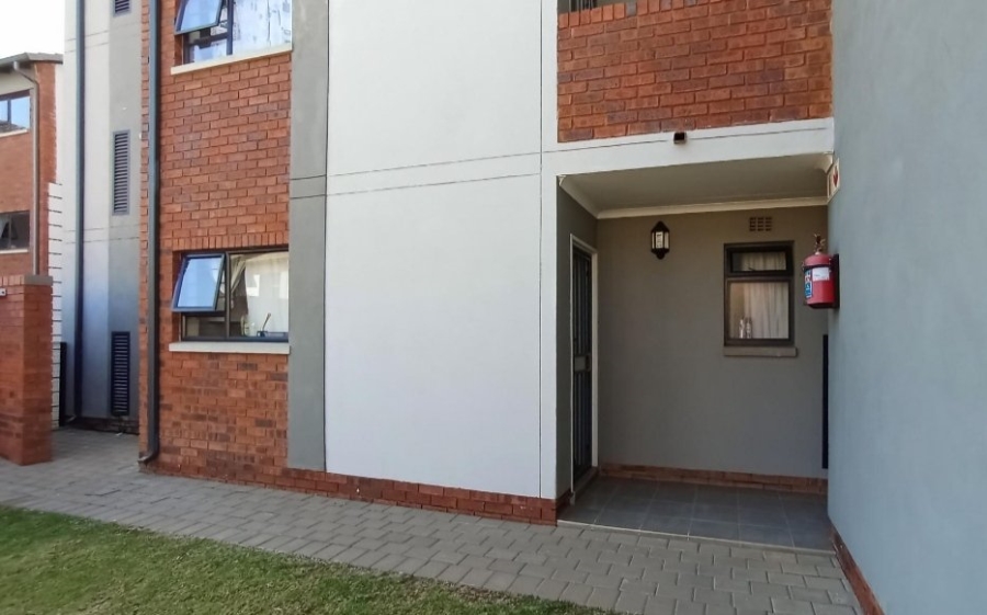 2 Bedroom Property for Sale in Amberfield Crest Estate Gauteng