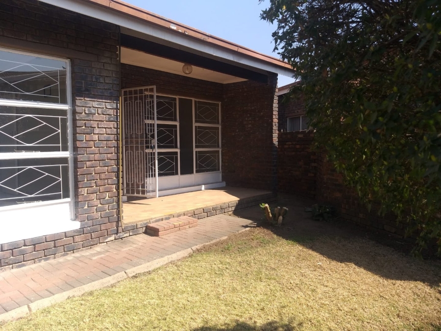 2 Bedroom Property for Sale in Three Rivers Gauteng