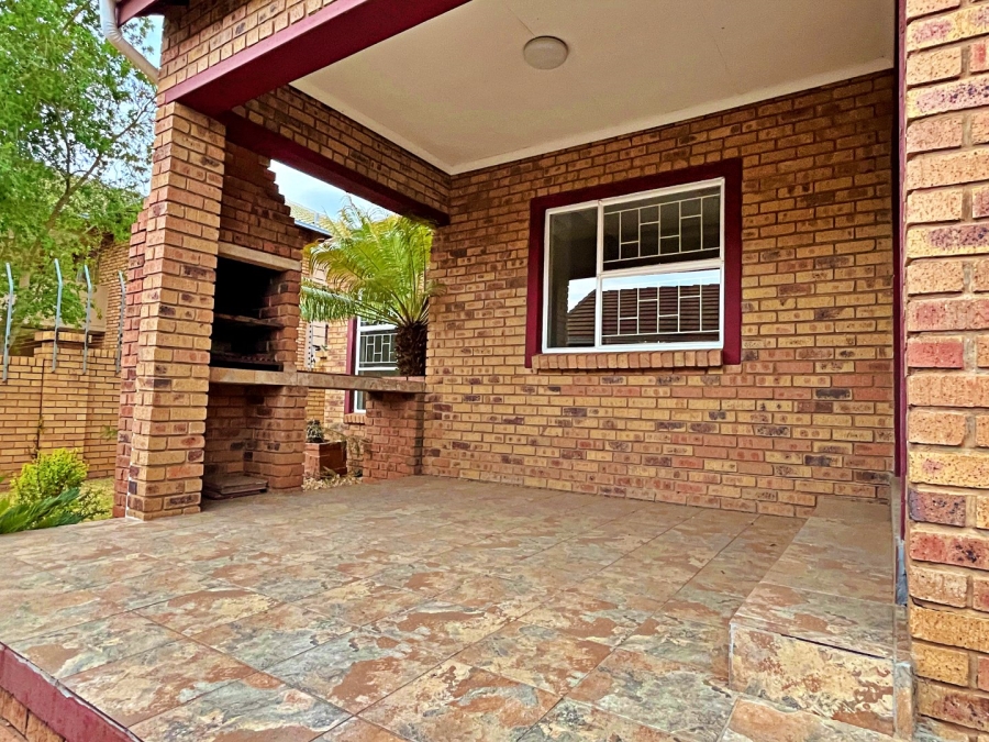 3 Bedroom Property for Sale in Amberfield Gauteng