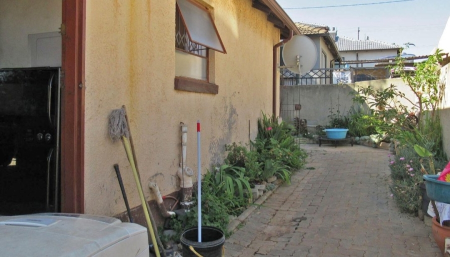 3 Bedroom Property for Sale in Clayville Gauteng