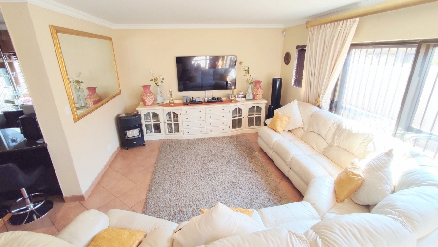 3 Bedroom Property for Sale in Heuwelsig Estate Gauteng