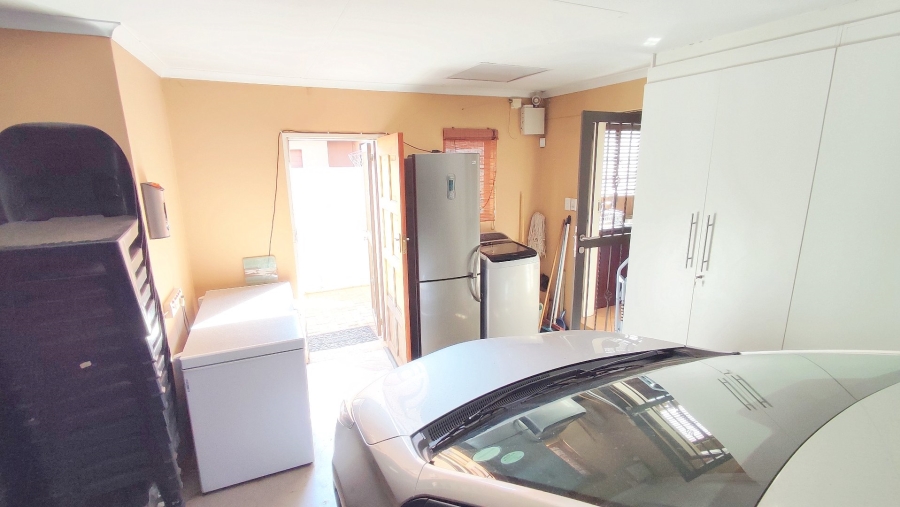 3 Bedroom Property for Sale in Heuwelsig Estate Gauteng