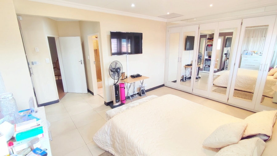 3 Bedroom Property for Sale in Heuwelsig Estate Gauteng