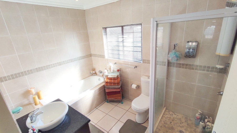 3 Bedroom Property for Sale in Heuwelsig Estate Gauteng