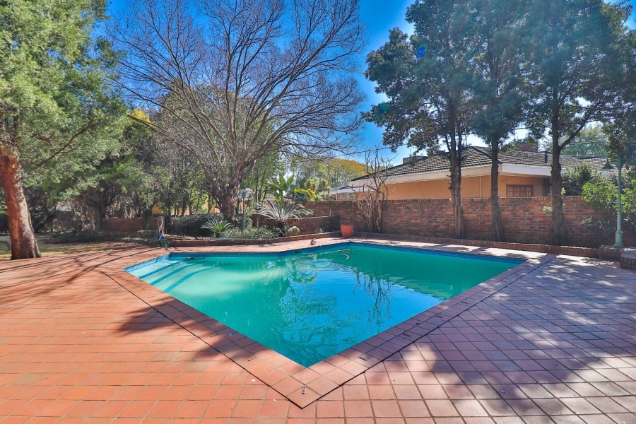 6 Bedroom Property for Sale in Westdene Gauteng