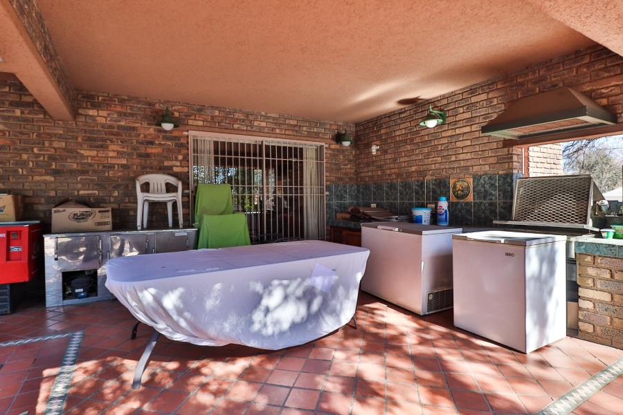 6 Bedroom Property for Sale in Westdene Gauteng