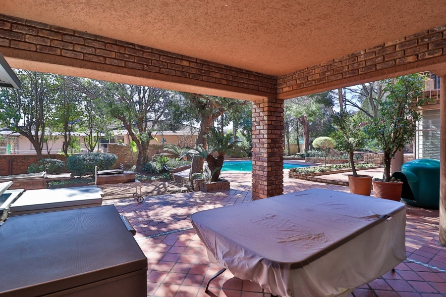 6 Bedroom Property for Sale in Westdene Gauteng