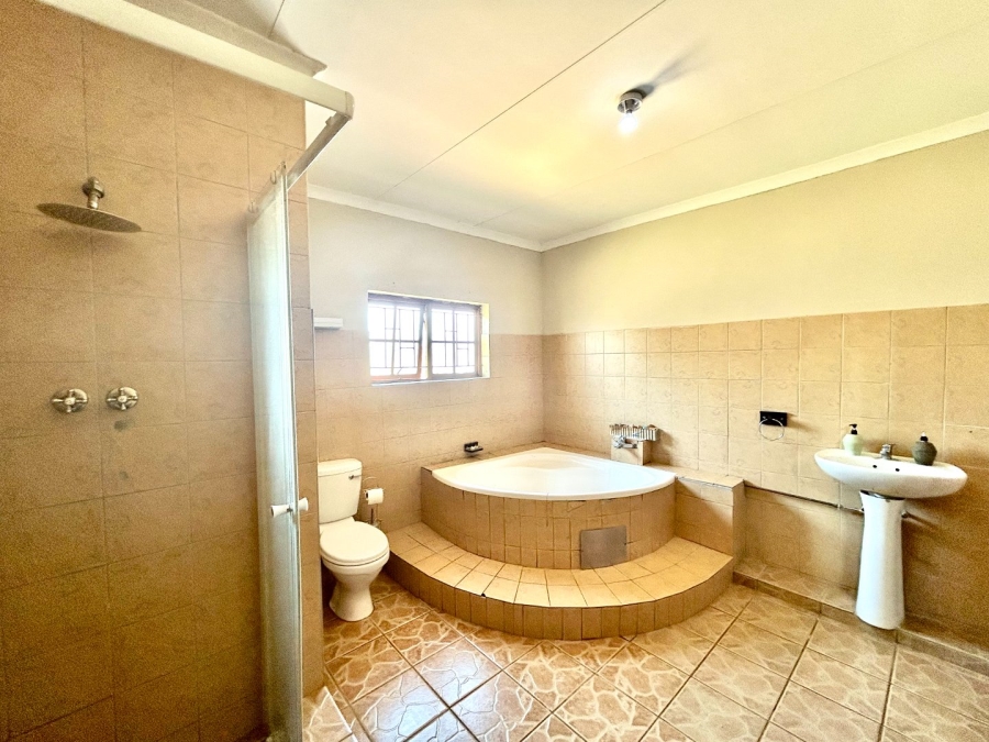 4 Bedroom Property for Sale in Kameeldrift West Gauteng