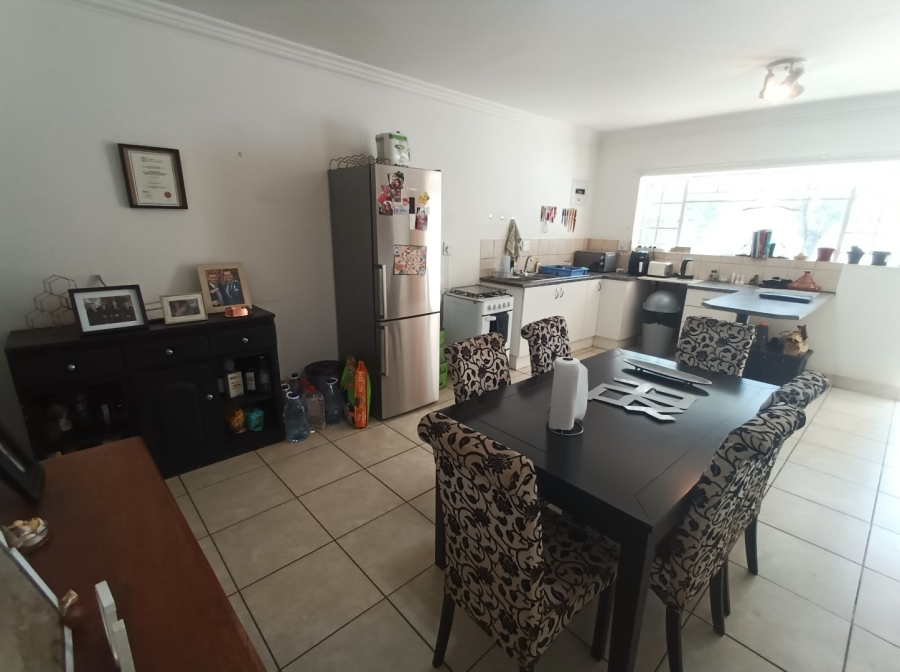 To Let 2 Bedroom Property for Rent in Highlands North Gauteng