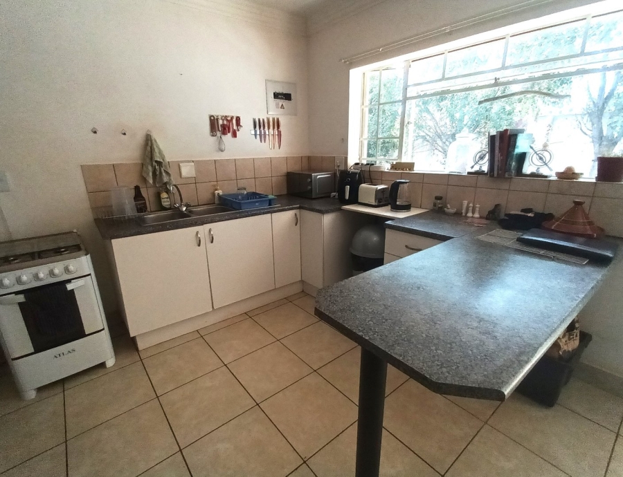 To Let 2 Bedroom Property for Rent in Highlands North Gauteng