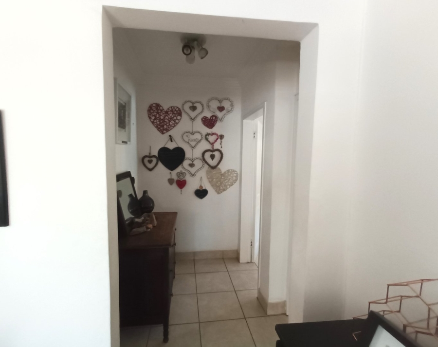 To Let 2 Bedroom Property for Rent in Highlands North Gauteng