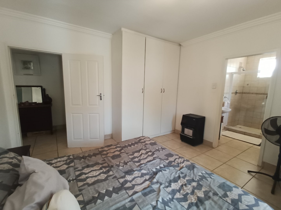 To Let 2 Bedroom Property for Rent in Highlands North Gauteng