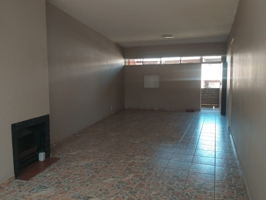 2 Bedroom Property for Sale in Three Rivers Gauteng