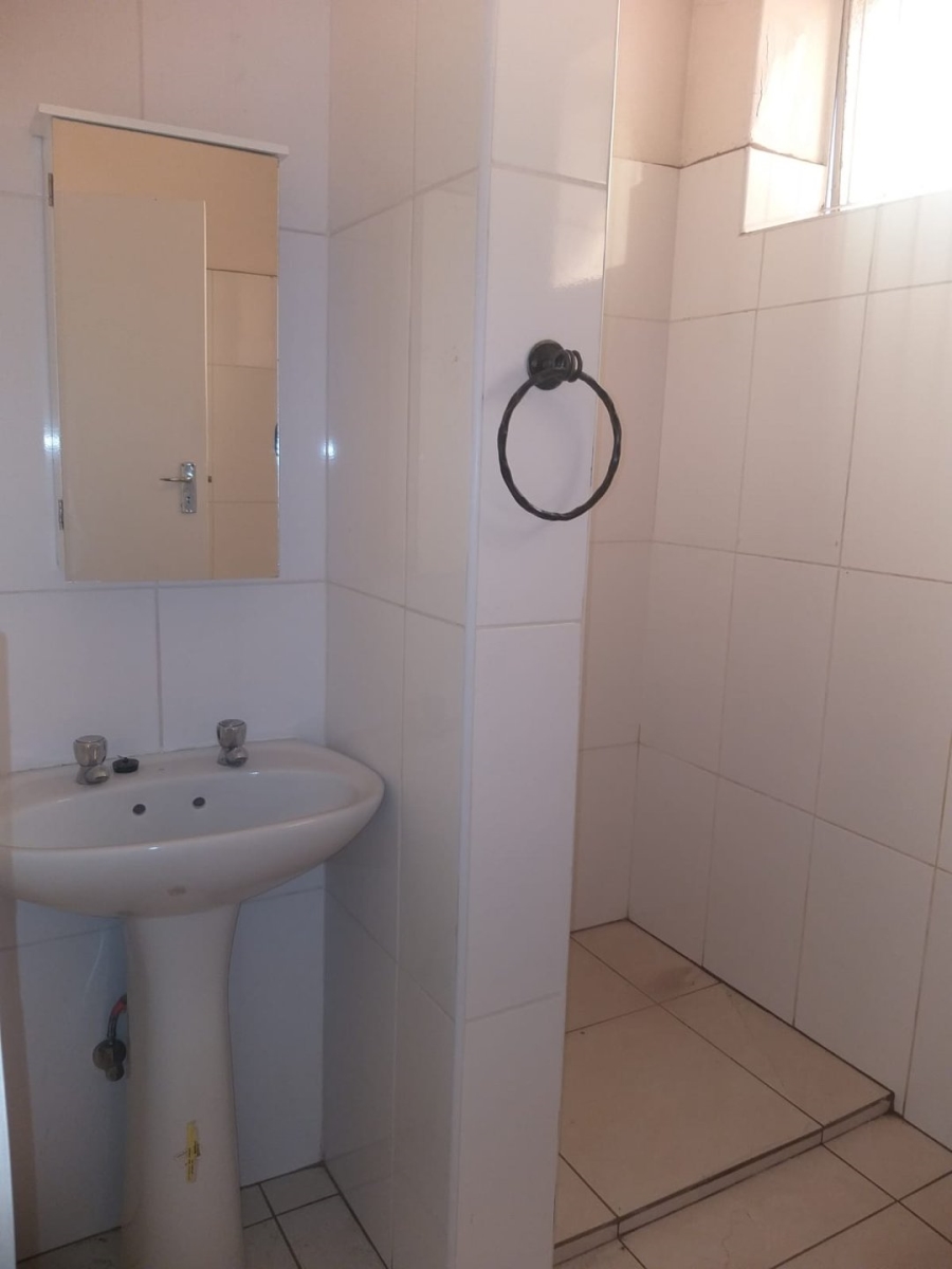 2 Bedroom Property for Sale in Three Rivers Gauteng