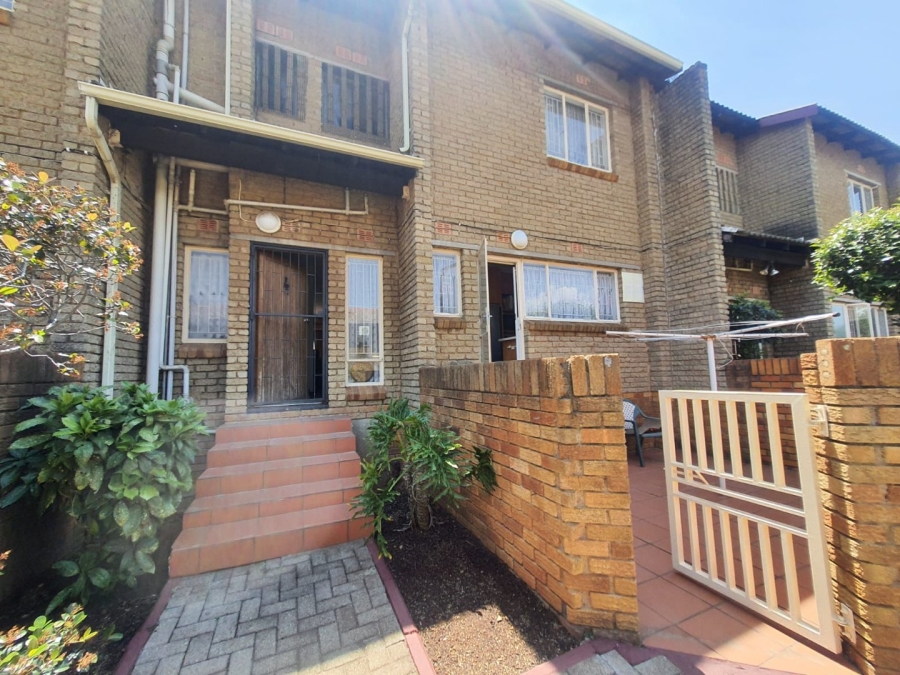 3 Bedroom Property for Sale in Florida Park Gauteng