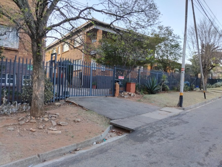 2 Bedroom Property for Sale in Primrose Hill Gauteng