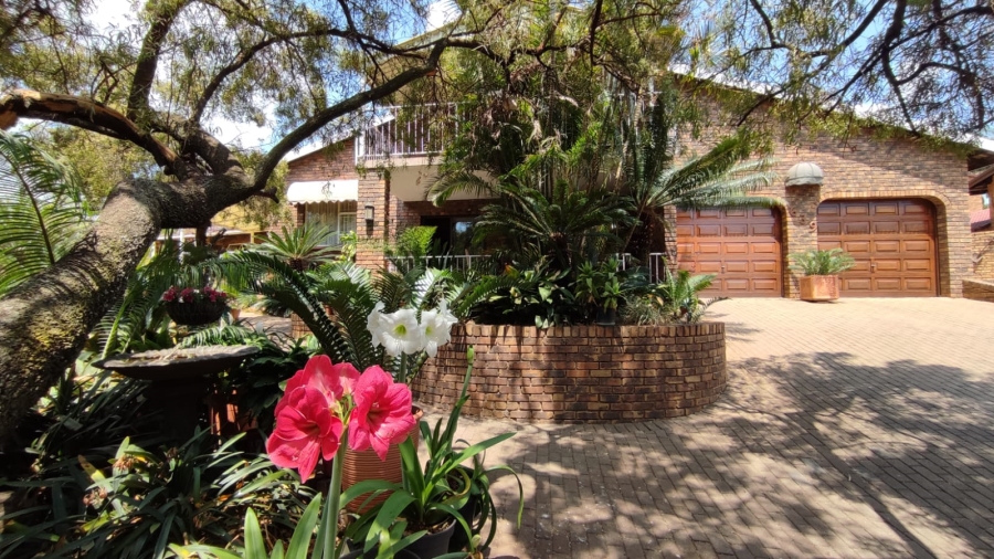 5 Bedroom Property for Sale in Moreleta Park Gauteng