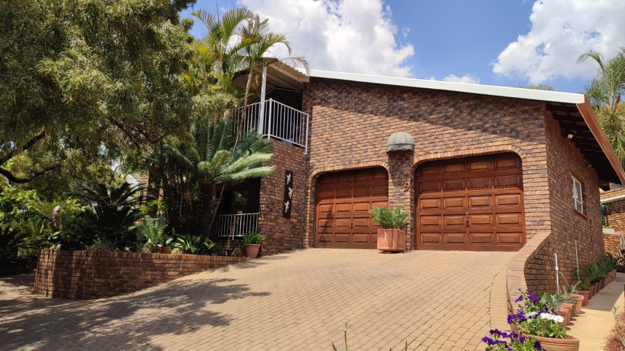 5 Bedroom Property for Sale in Moreleta Park Gauteng