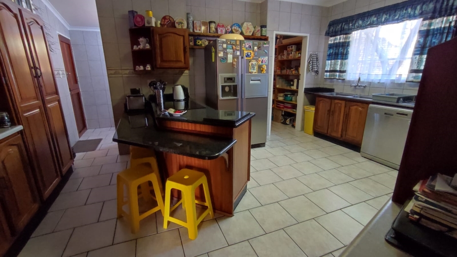 5 Bedroom Property for Sale in Moreleta Park Gauteng