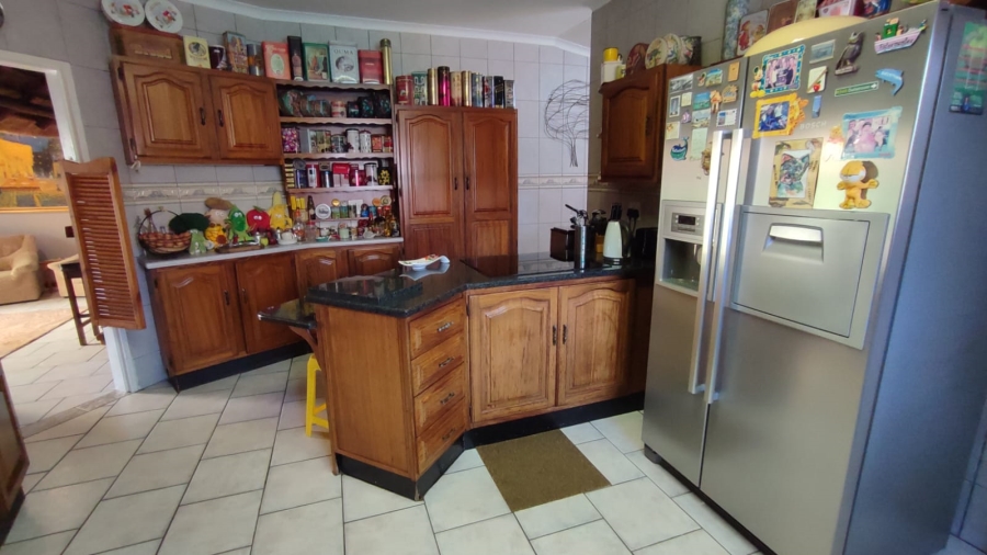 5 Bedroom Property for Sale in Moreleta Park Gauteng