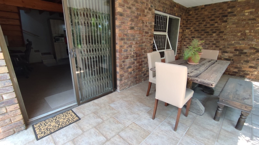 5 Bedroom Property for Sale in Moreleta Park Gauteng