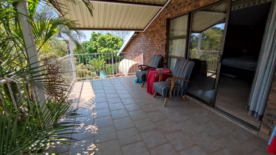 5 Bedroom Property for Sale in Moreleta Park Gauteng