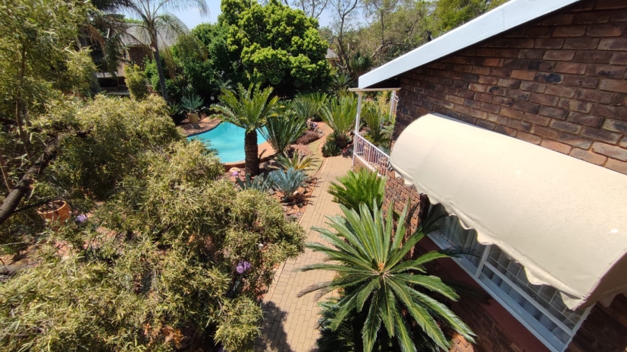 5 Bedroom Property for Sale in Moreleta Park Gauteng