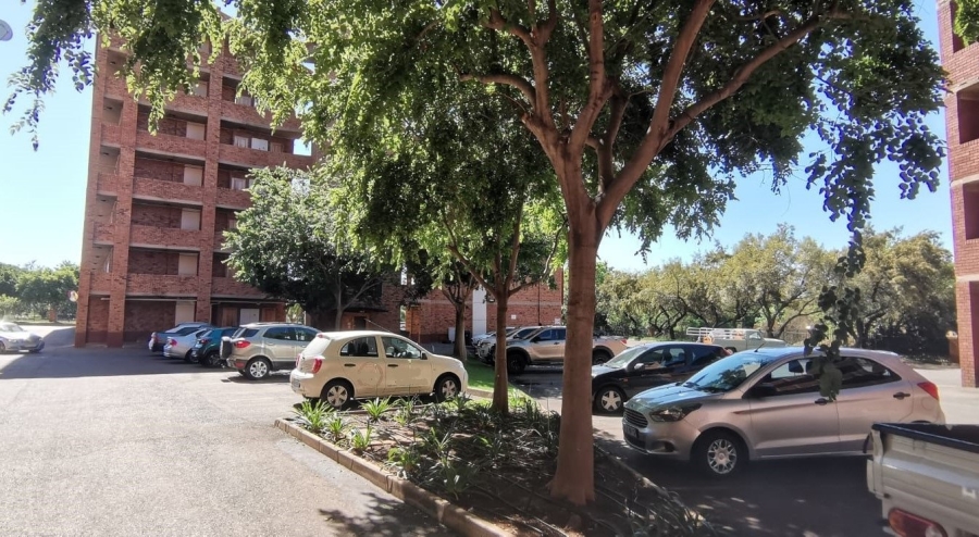 1 Bedroom Property for Sale in Zwartkop Gauteng