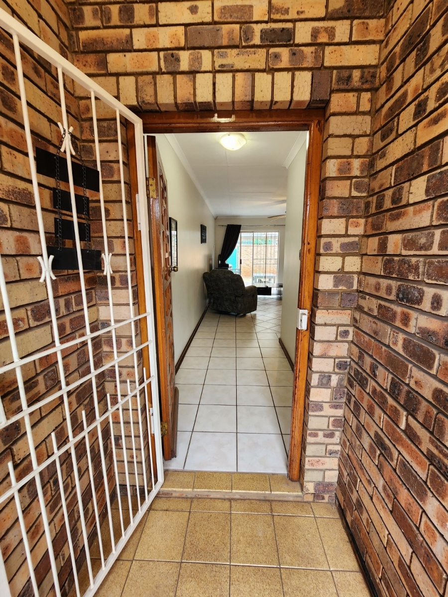 3 Bedroom Property for Sale in Wierda Park Gauteng