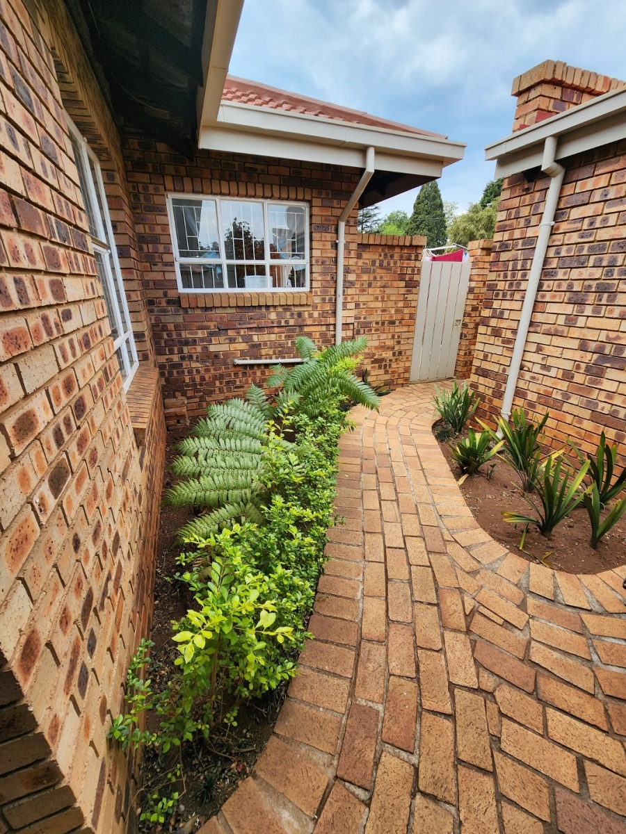 3 Bedroom Property for Sale in Wierda Park Gauteng