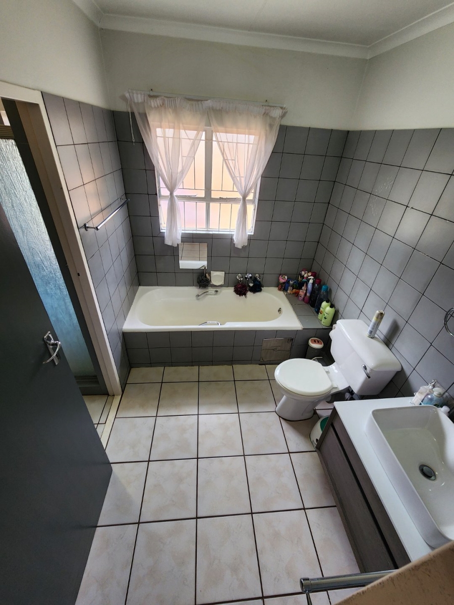 3 Bedroom Property for Sale in Wierda Park Gauteng