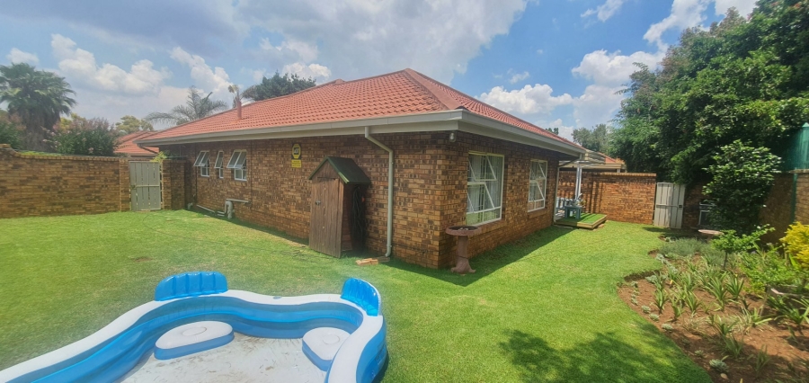 3 Bedroom Property for Sale in Wierda Park Gauteng