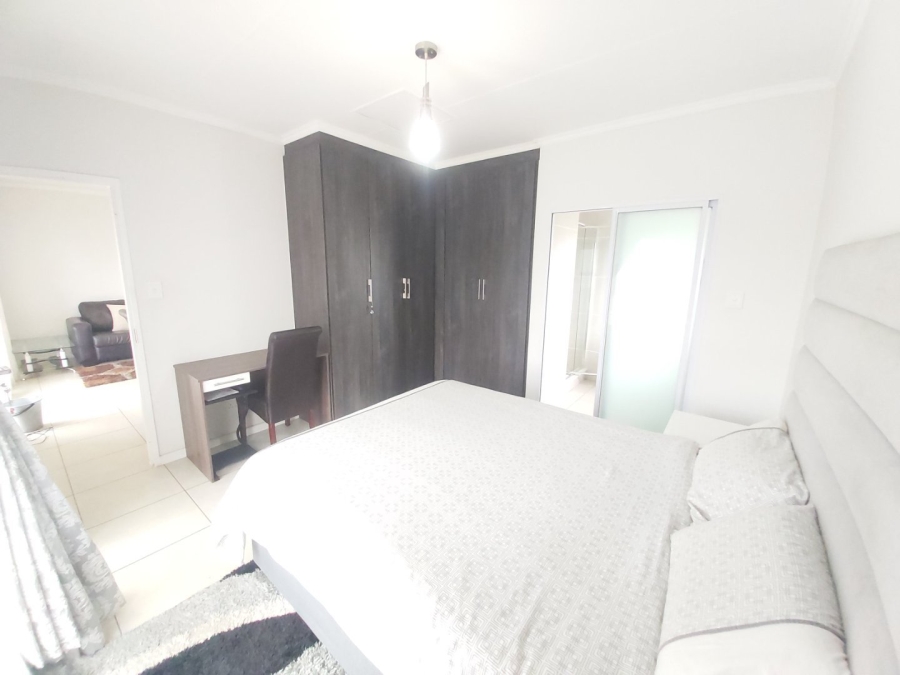 To Let 1 Bedroom Property for Rent in Petervale Gauteng