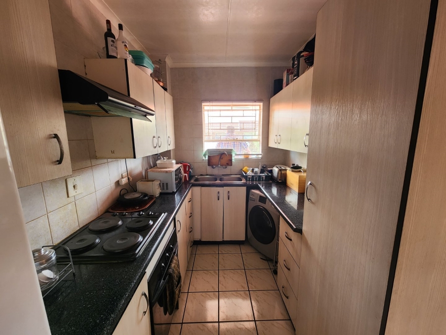 2 Bedroom Property for Sale in Dayanglen Gauteng