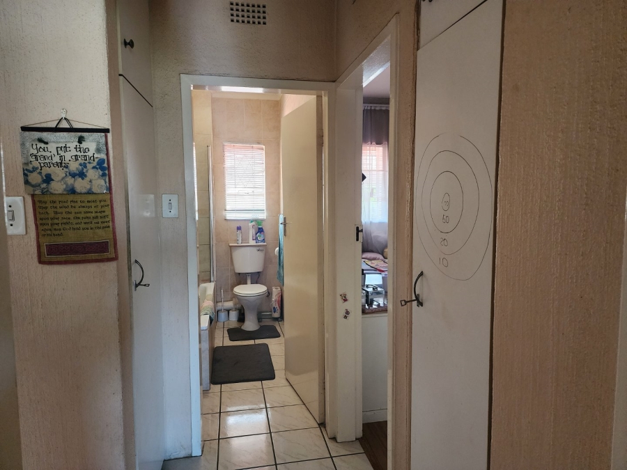 2 Bedroom Property for Sale in Dayanglen Gauteng